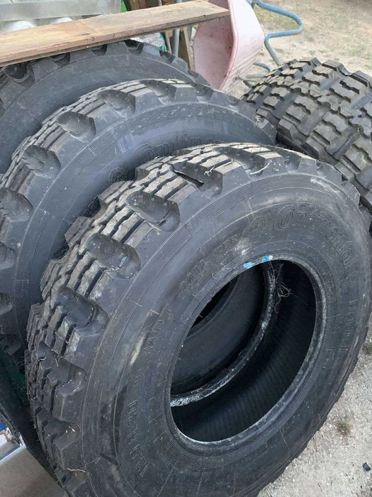 Pneus 12.5 R20 Tração Continental