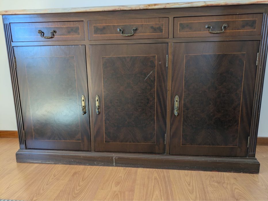 Sideboard de madeira