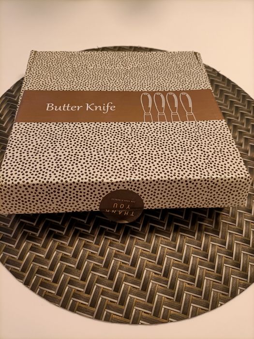 Facas lindas para manteiga ou patê