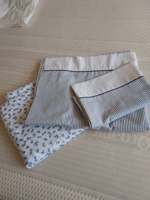 2 jogos para cama de solteiro como novos.