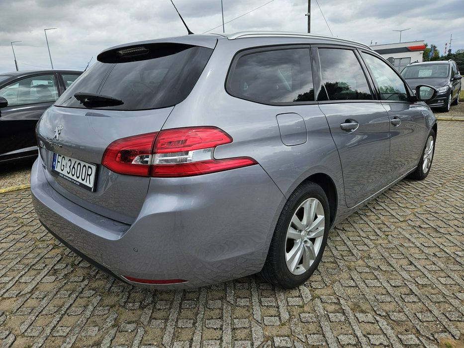 Peugeot 308 SW 1.2 benzyna 110KM skóry panorama nawigacja