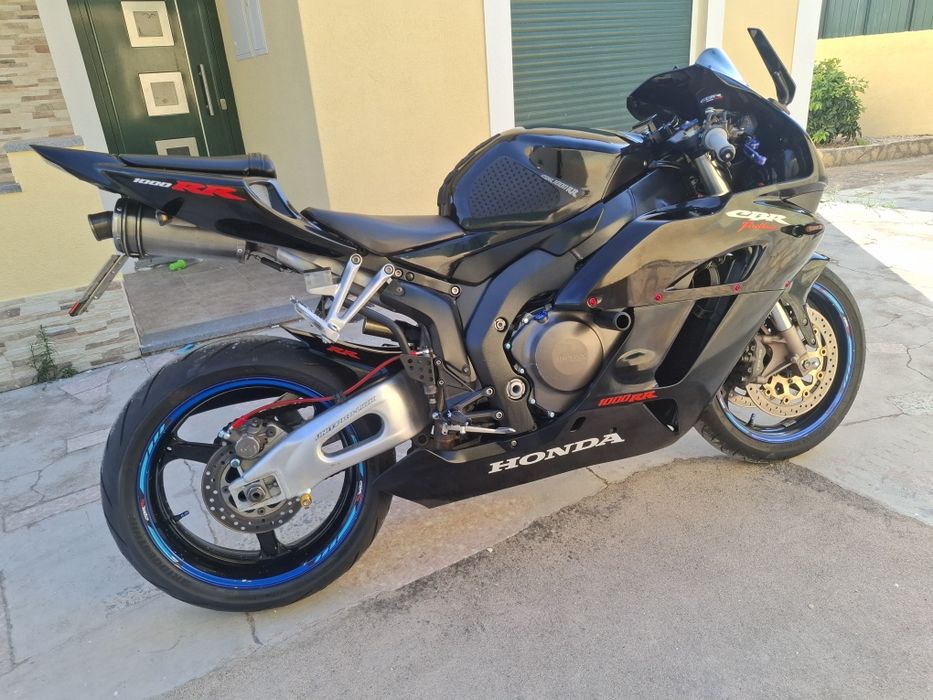 Honda CBR 1000rr vendo ou troco