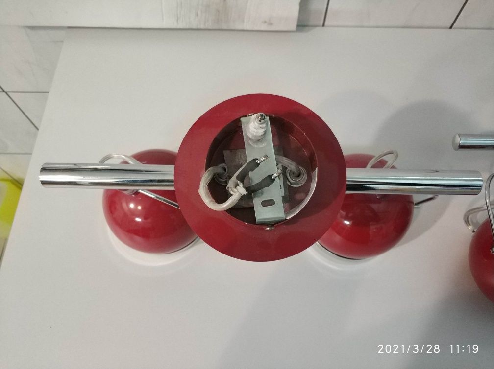 Sprzedam 4 lampy sufitowe LED kule obrotowe, 2 czerwone i 2 białe