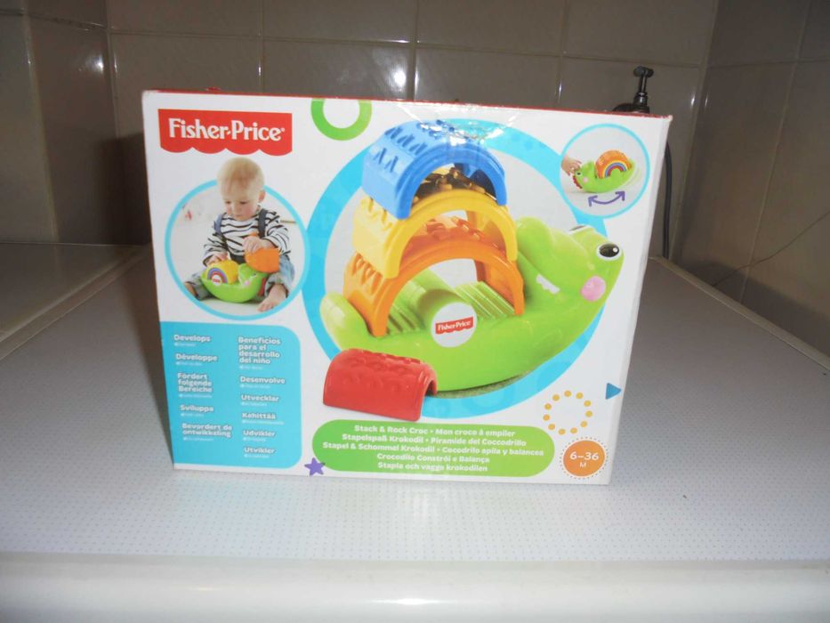 brinquedo para criança com caixa