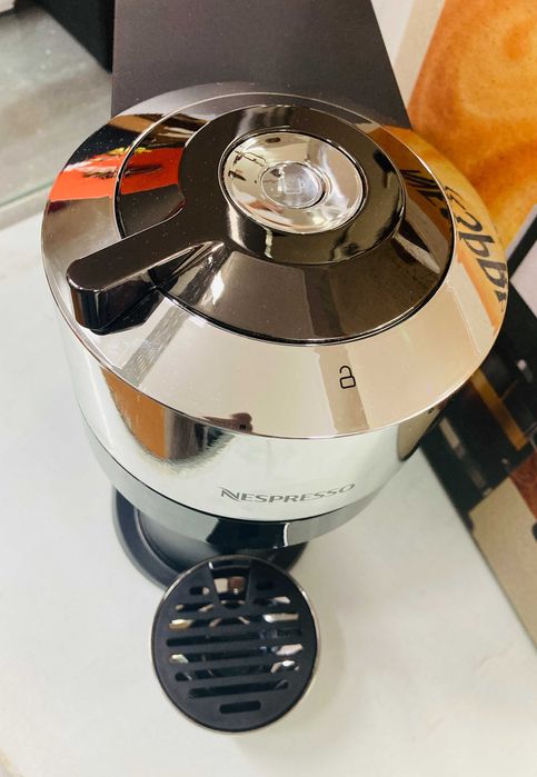 Máquina Nespresso Vertuo Next Deluxe NOVA Nunca usada c/ garantia