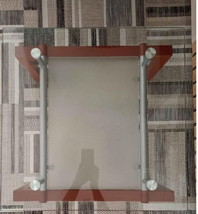 Mobília de sala com mesa de centro e 4 cadeiras