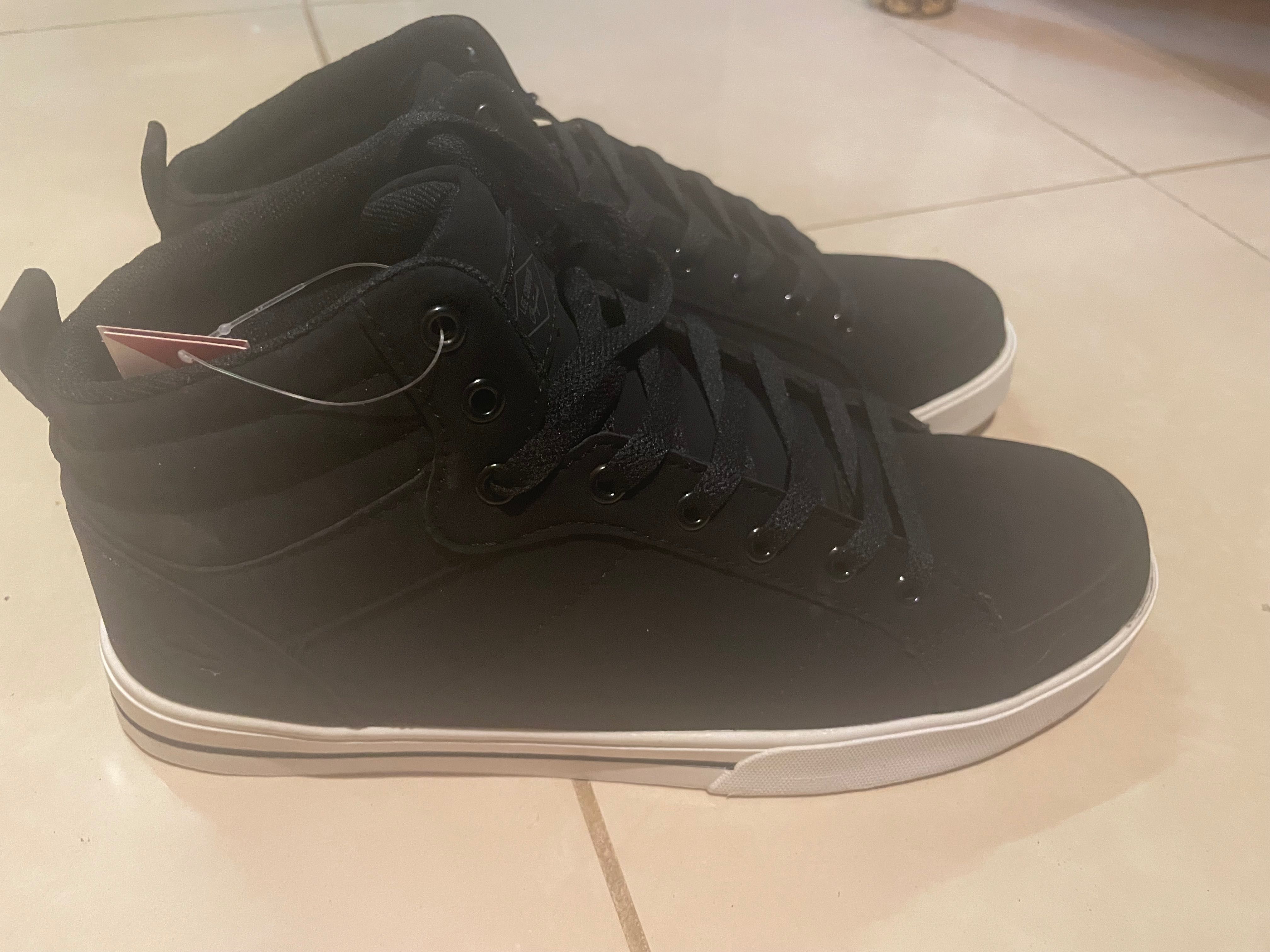 Продам кеды мужские Lee cooper