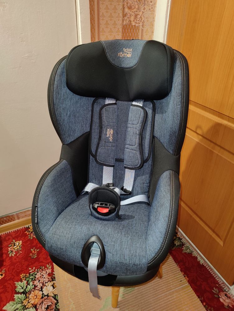 Автокрісло Britax Römer TRIFIX2 i-SIZE (Blue Marble), 15 міс. до 4 р.