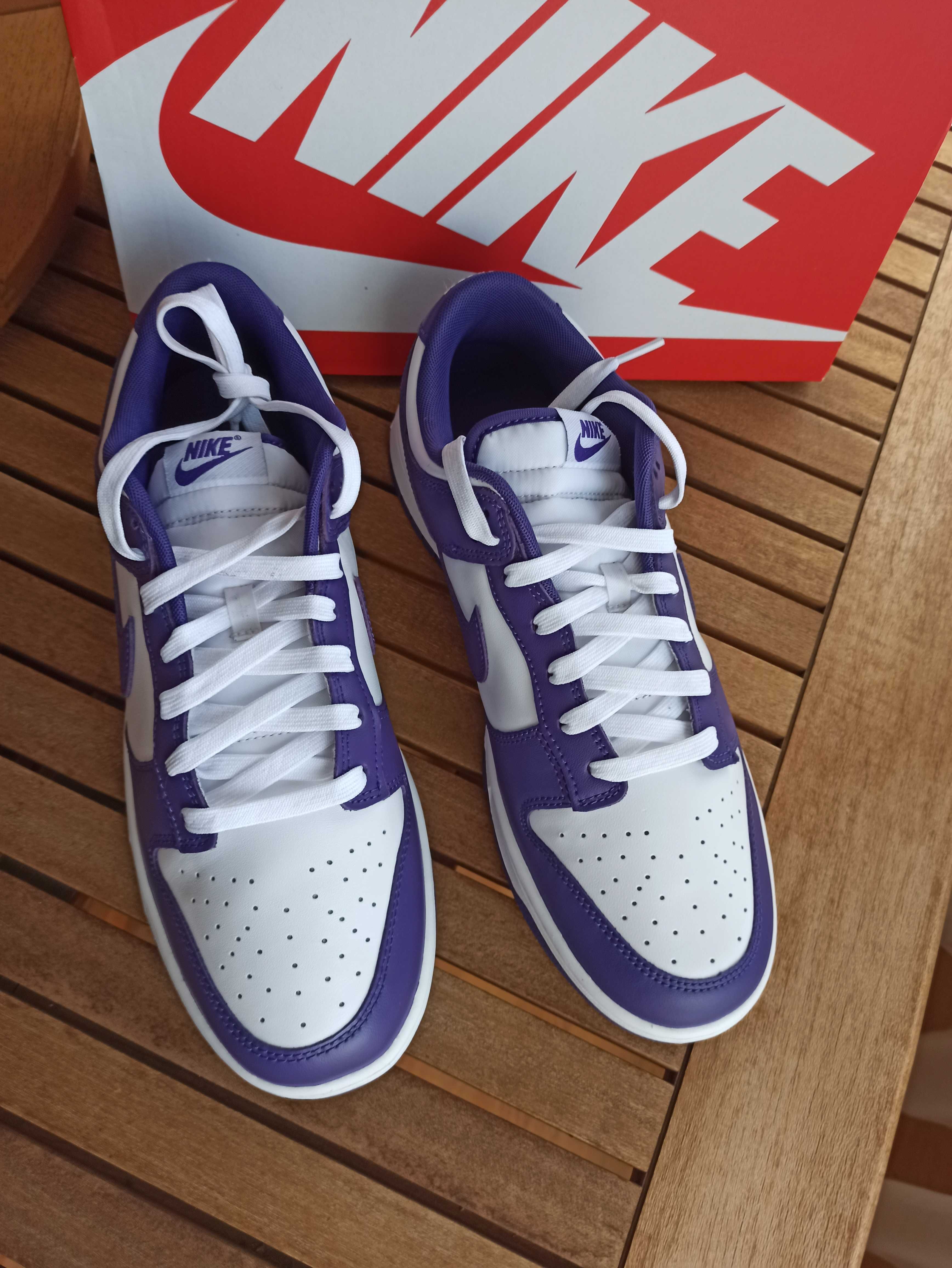 (r. 45,5/ us 11,5) Nike Dunk Low Championship Court Purple DD1391,-104