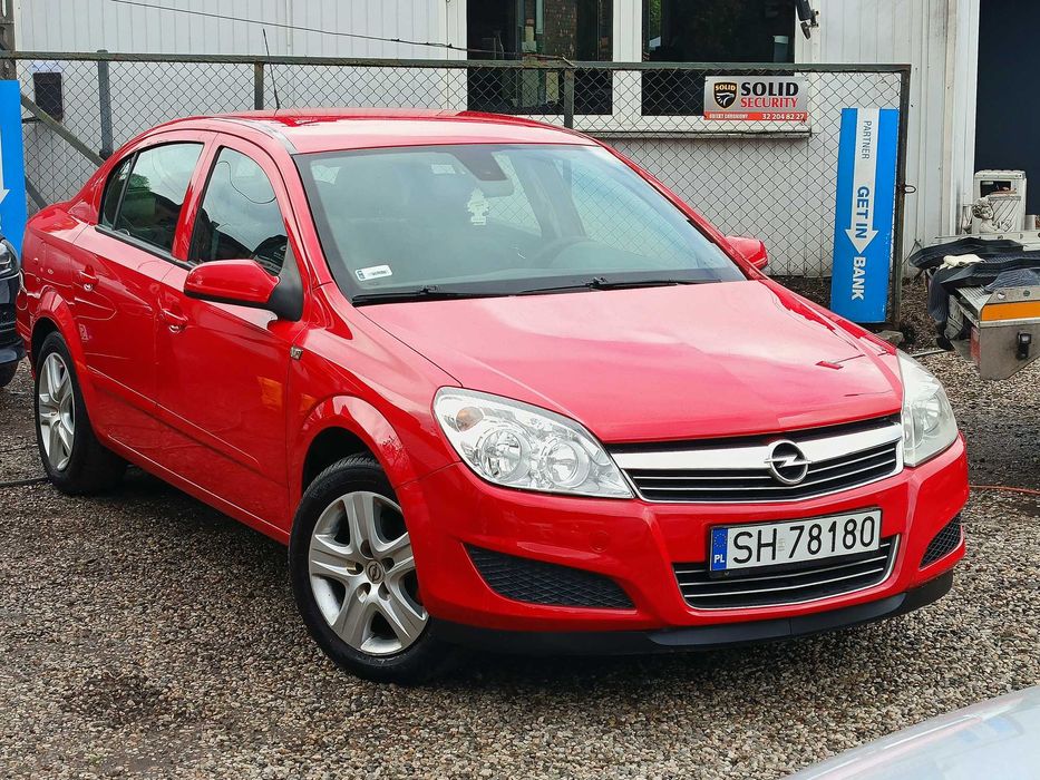 OPEL ASTRA 1.6 116 KM, Automat, Piękna, Długie Opłaty, Nowe Opony