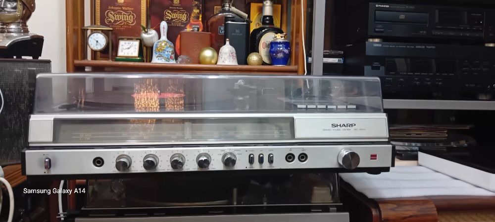 Rádio cassetes gira discos SHARP