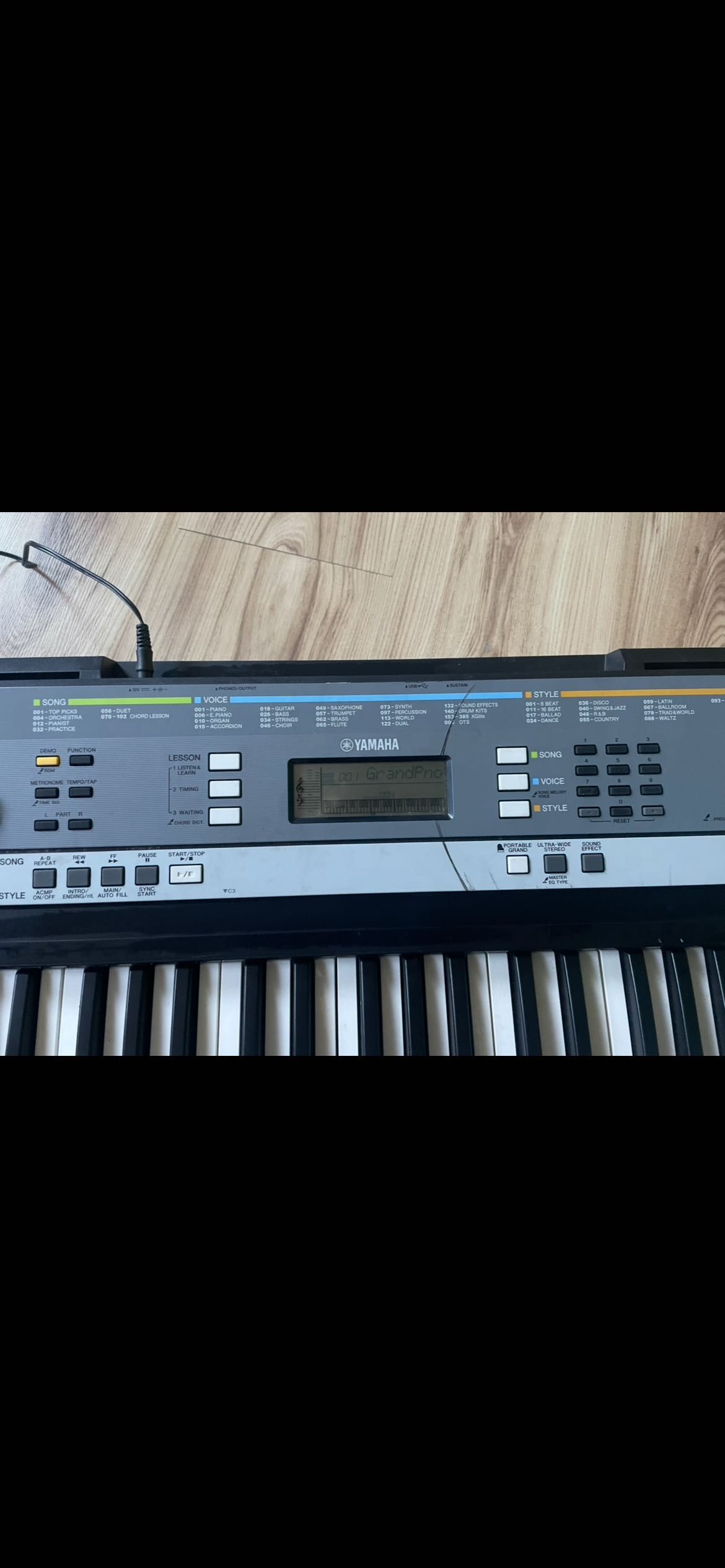 Yamaha YPT-240 Keyboard