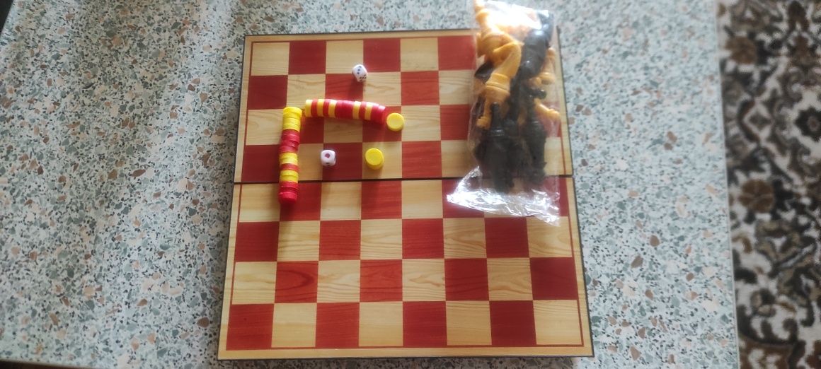 Дорожные магнитные шахматы шашки и нарды