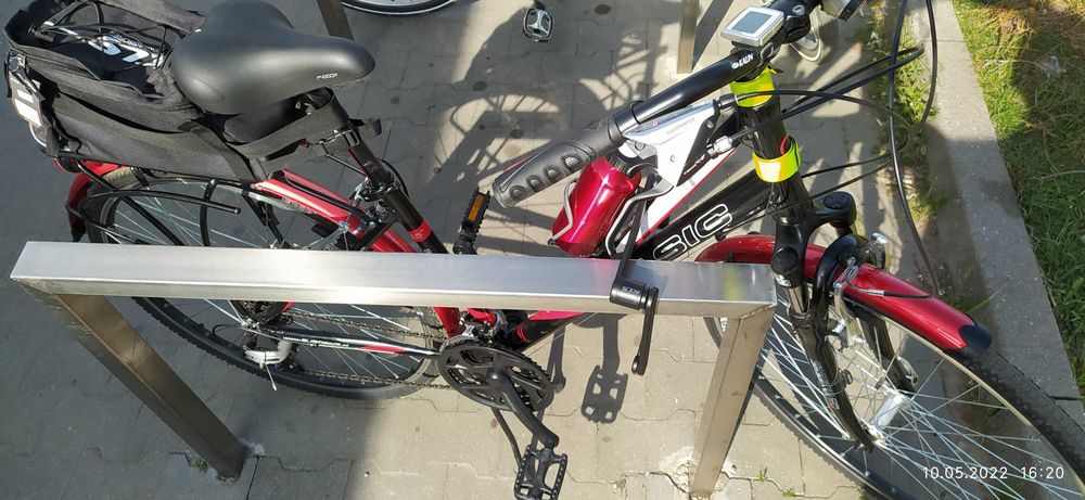 Rower trekkingowy BASIC – lekki, jak nowy, niska rama + akcesoria