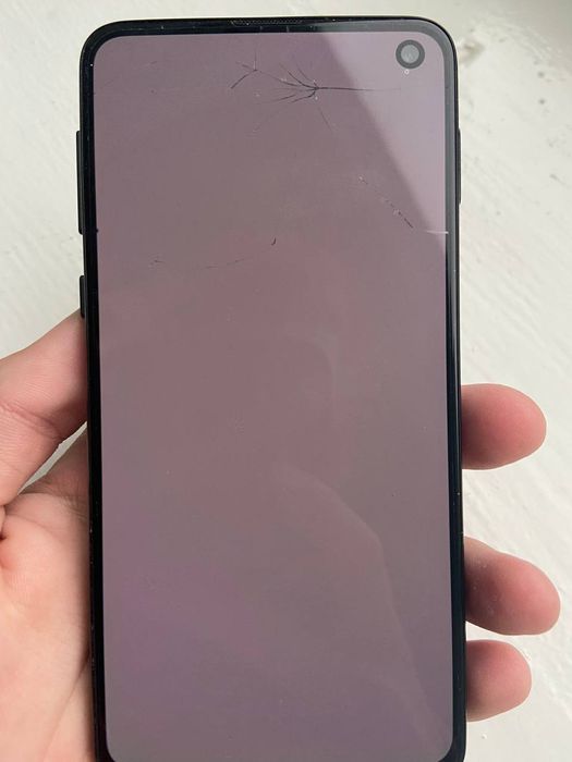 Продаю samsung s10e