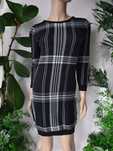 Sweterkowa czarno biała sukienka Dorothy Perkins - 36