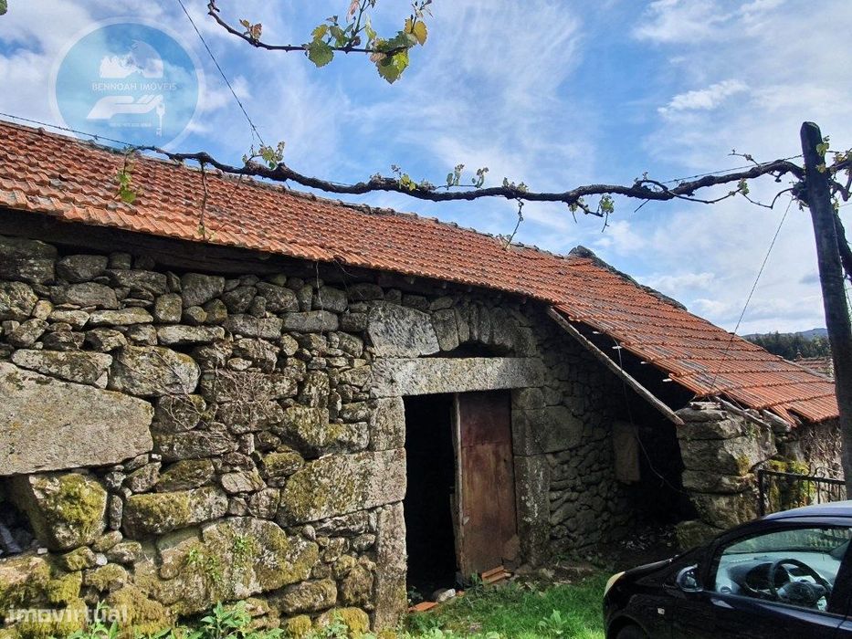 Casa em pedra para restauro em Vila Boa- Cabeceiras de Basto