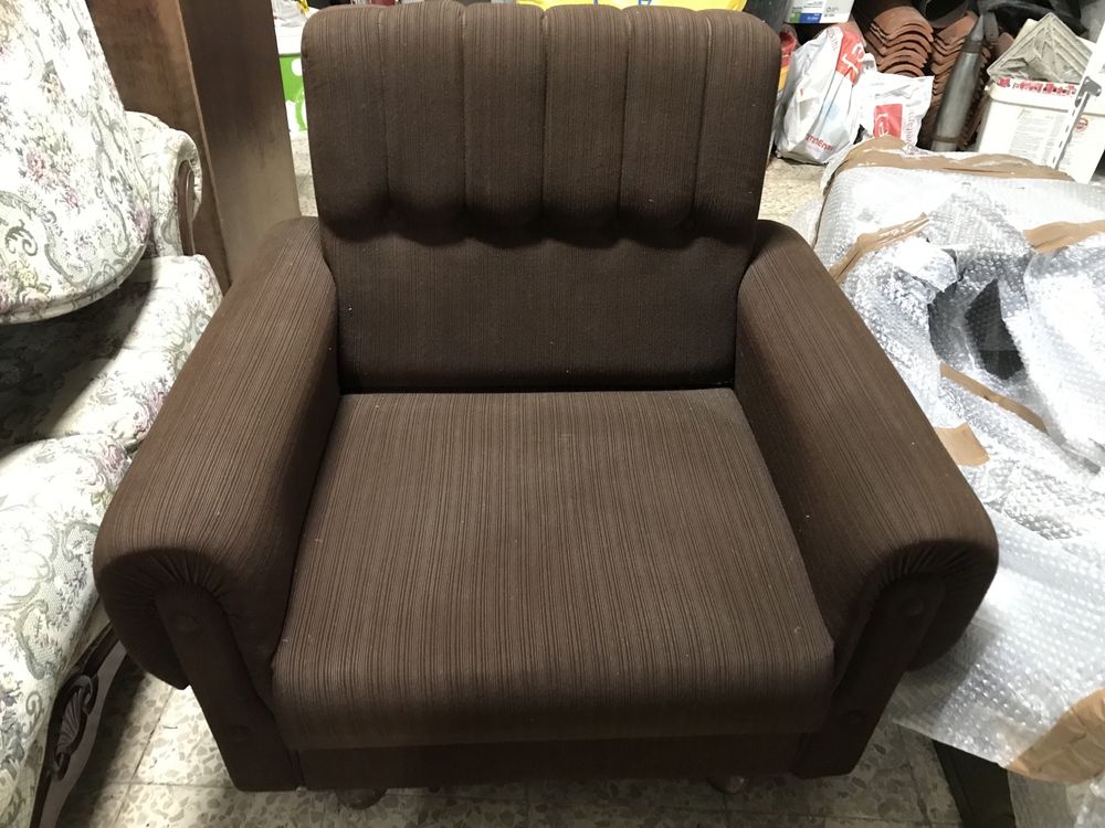 Roupeiro IKEA RAKKESTAD / cabeceiras pés palito / poltrona veludo