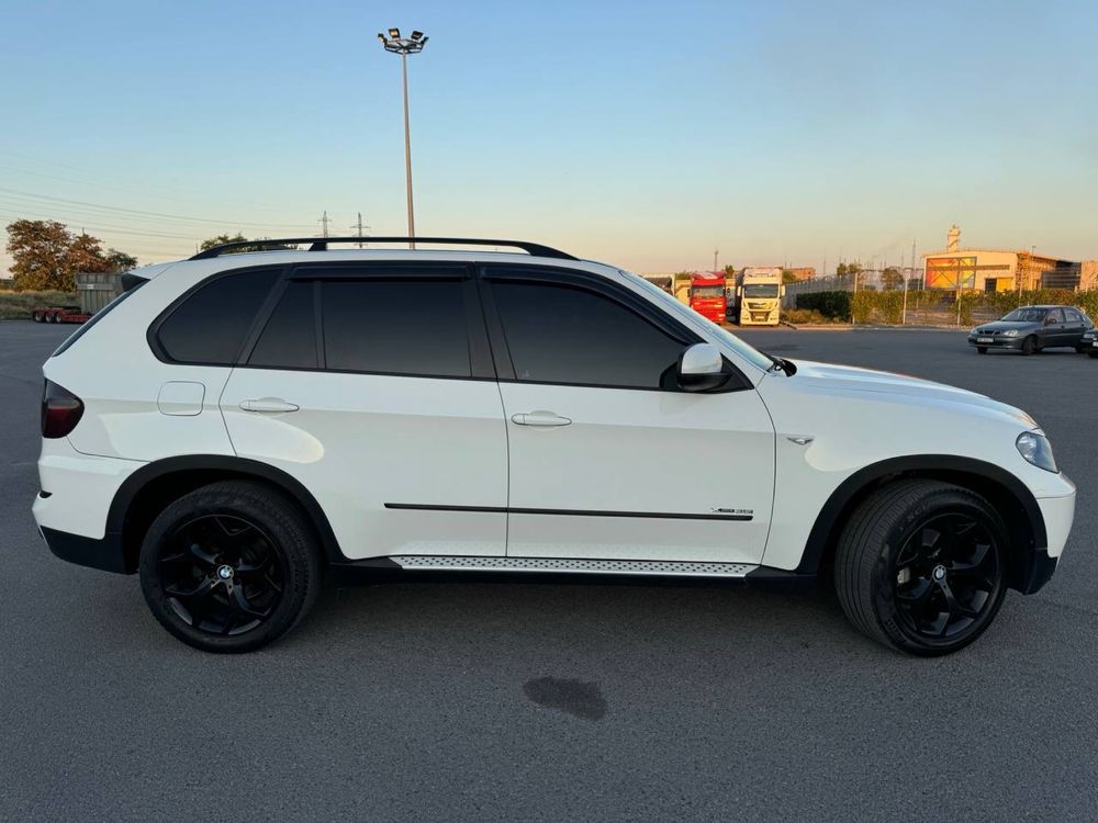 BMW X5 e70 2011 3.0 бензин