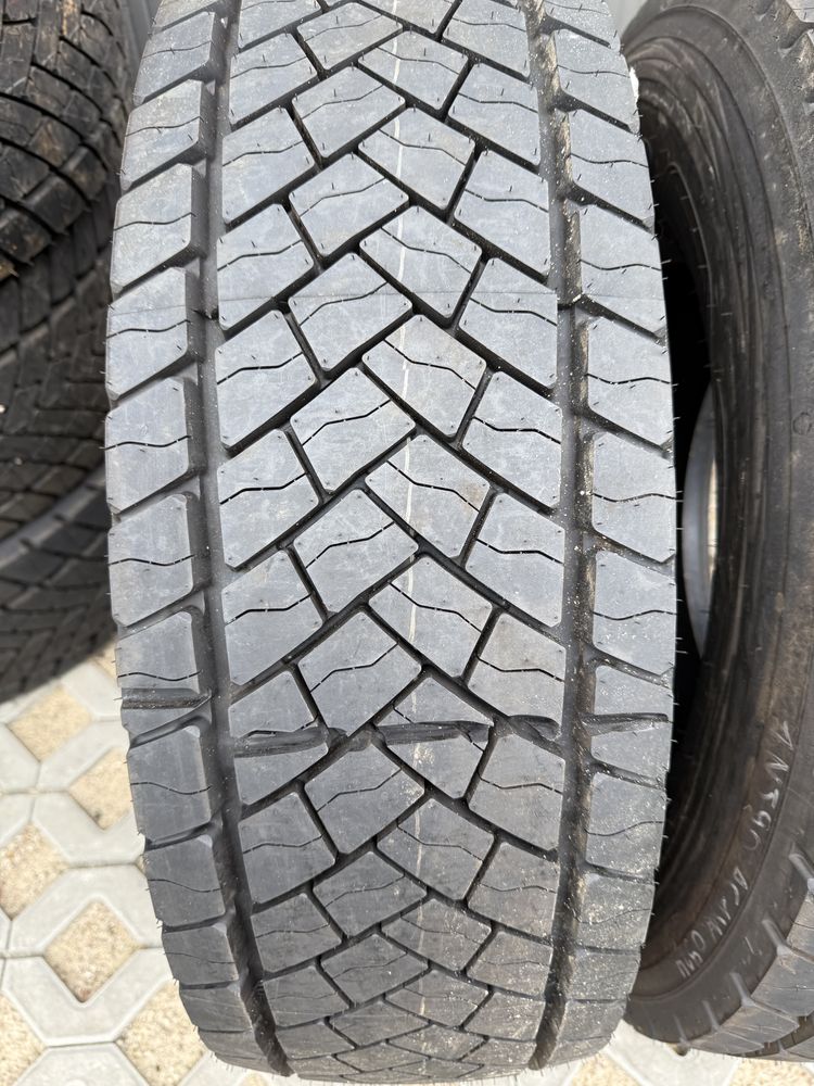 Opony 305/70r19.5 Goodyear Kmax D Napęd