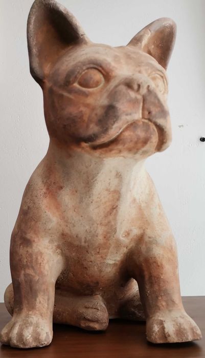 Pies ,ceramiczna terakota