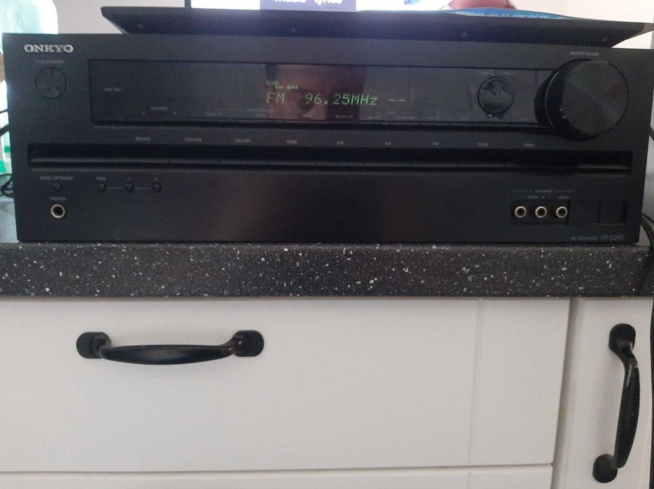 Amplituner Onkyo HT-R390