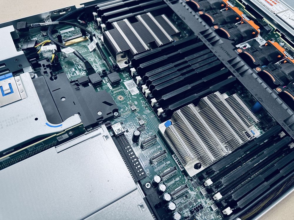 DELL Poweredge R640 4LFF + 2SFF