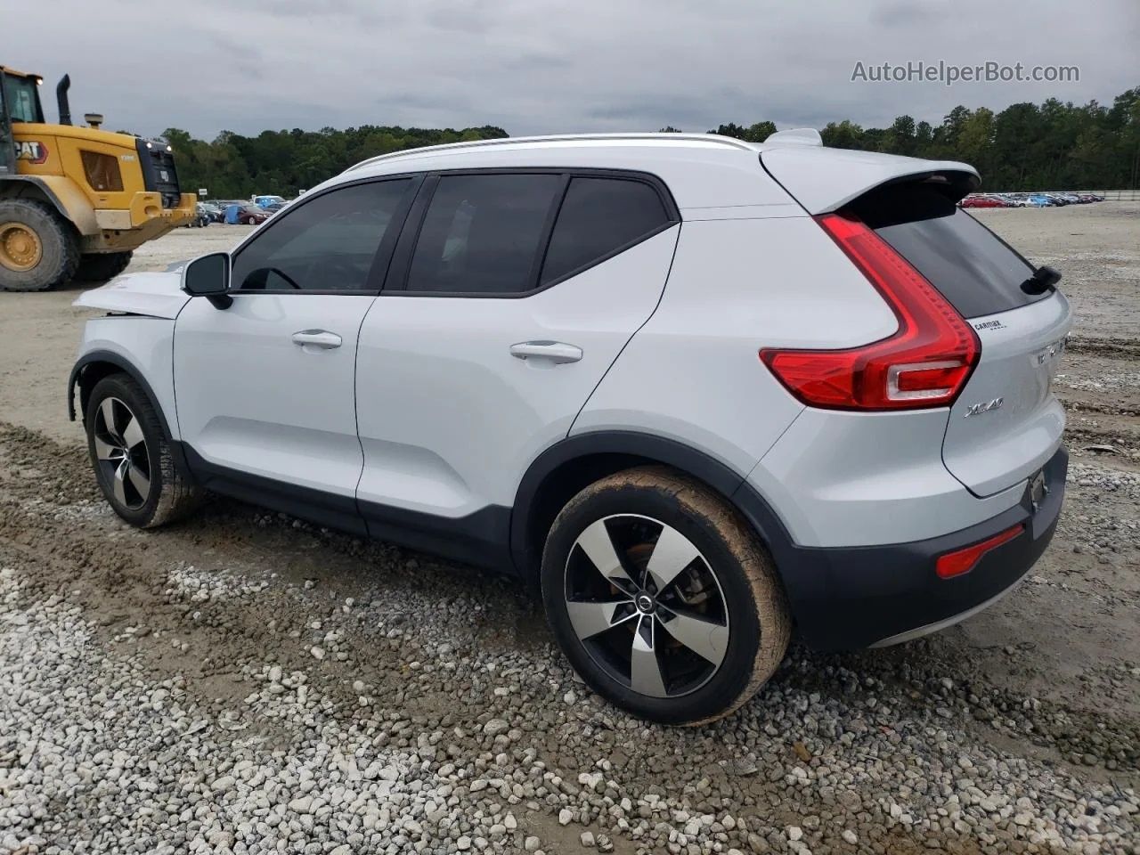 Продам автомобиль Volvo xc40