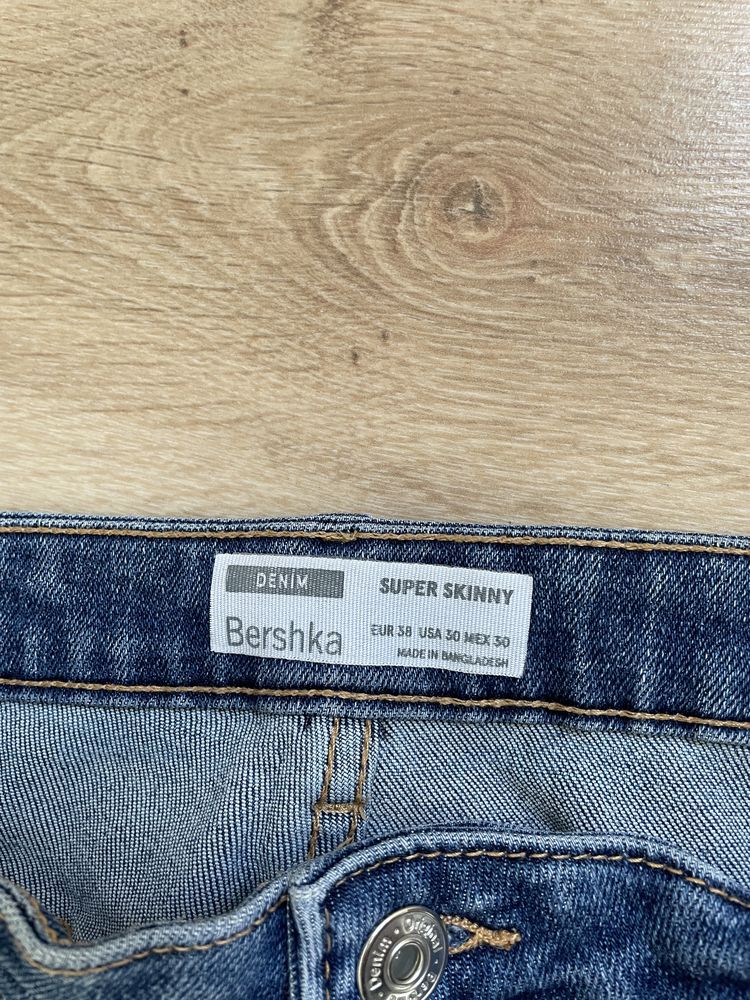 Jeansy super skinny Bershka niebieskie dżinsy rozmiar 38