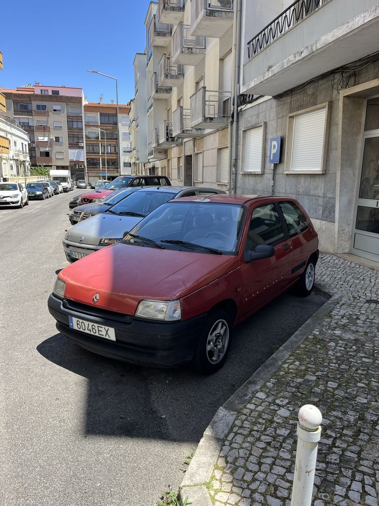 Vendo Renault Clio 1.2 – Ótimo para uso diário, ACEITO TROCAS