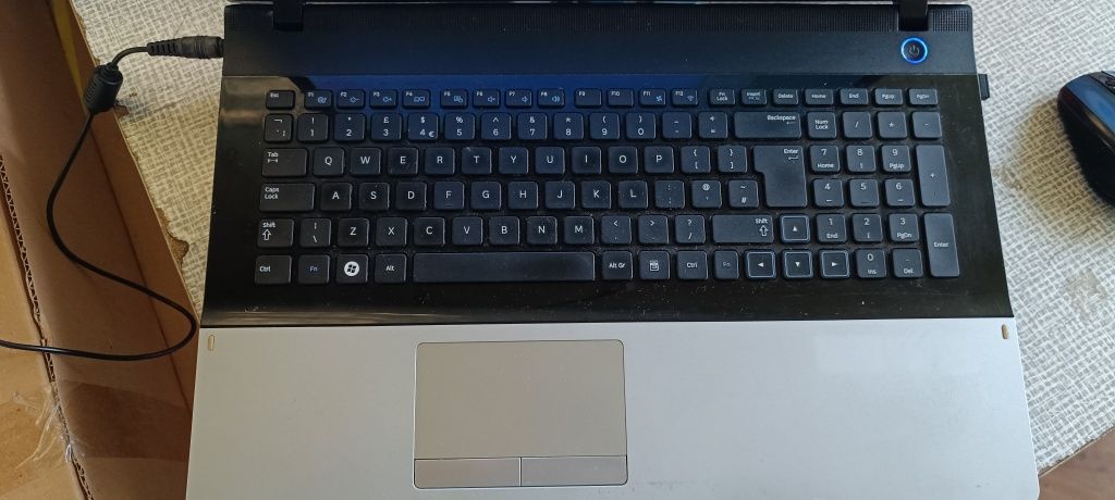 Laptop 17" Samsung Nowy Dysk Bateria