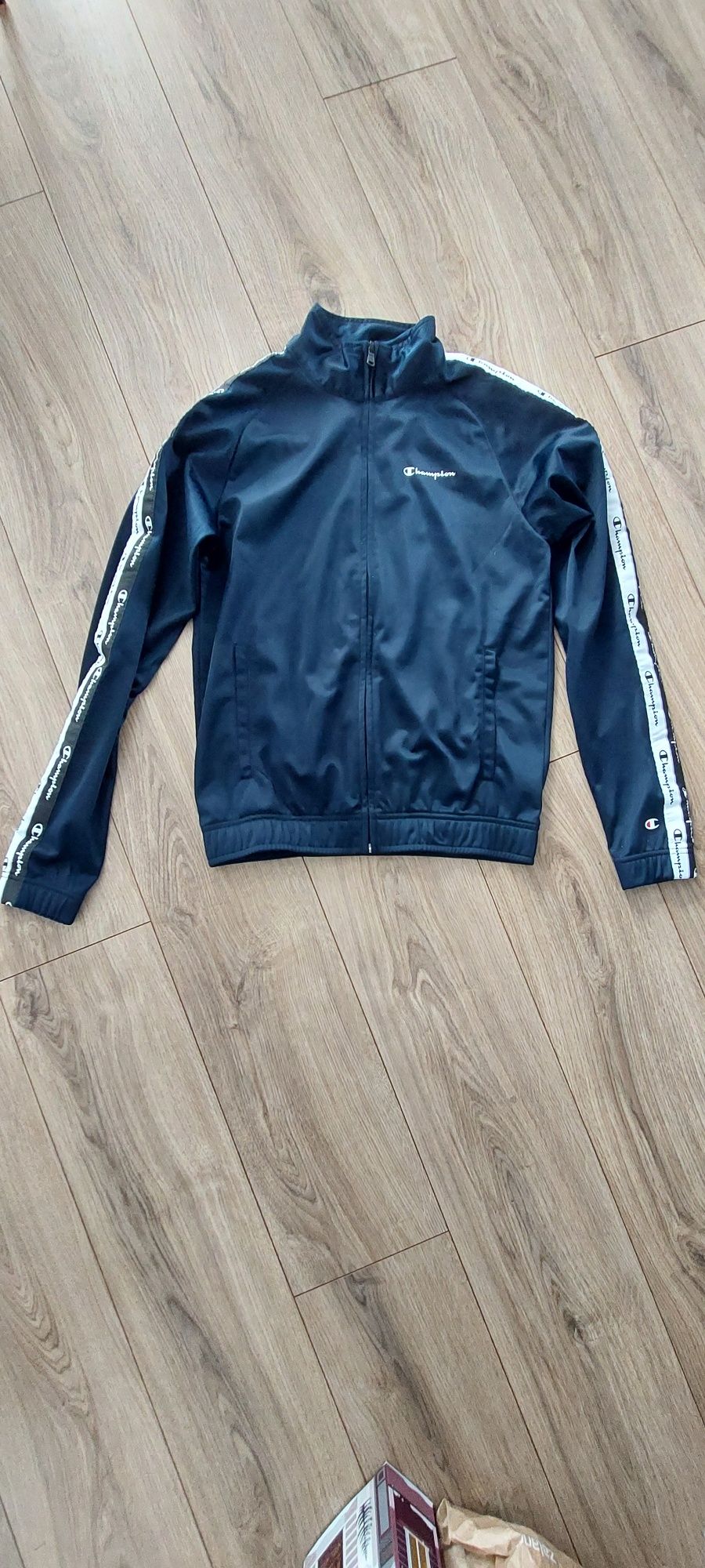 Rozpinana bluza firmy Champion rozmiar S stan BDB