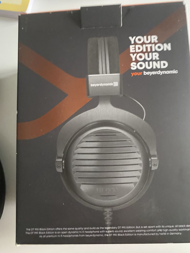 Beyerdynamic DT990 Black Special Edition