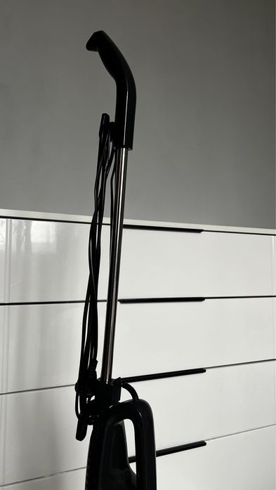 Пилосос вертикальний