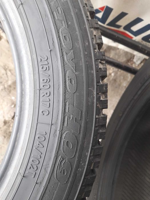 Зимові шини 215/60 R17C Toyo H09	90%залишок