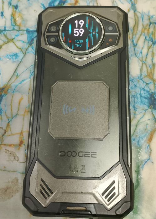 Протиударний, захищений телефон DOOGEE S200