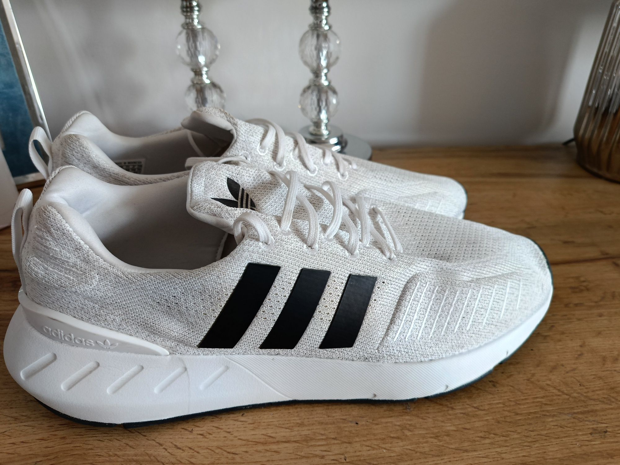 Buty adidas Swift run 48 białe