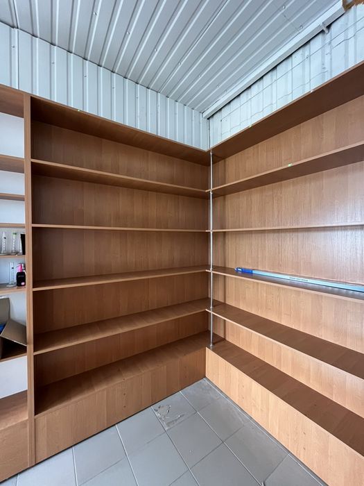 Стелажі (меблі) для магазину