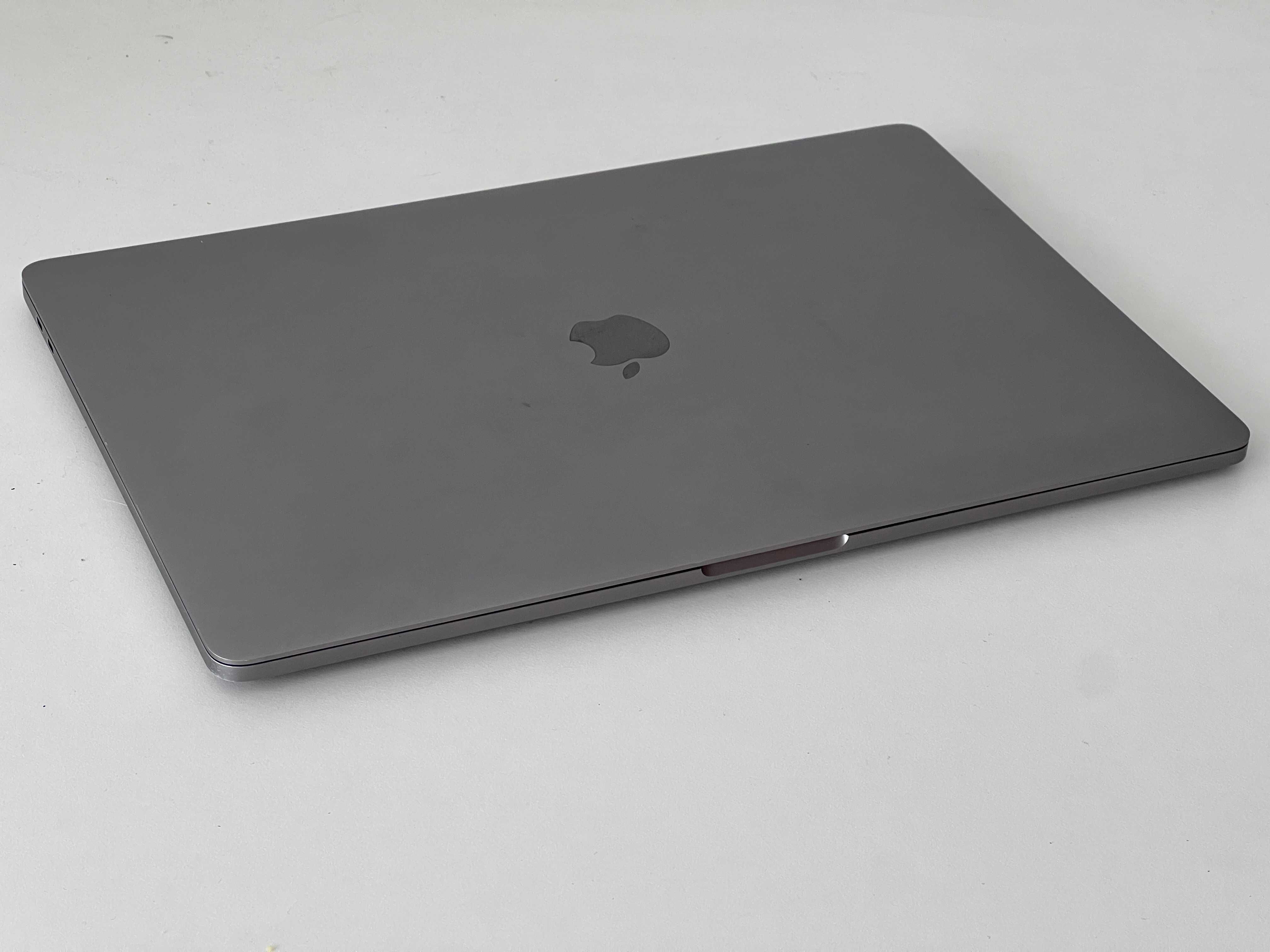MacBook Pro 15.4-inch 2018 Processor 2.9 GHz 6-Core Intel i9 500GB SSD