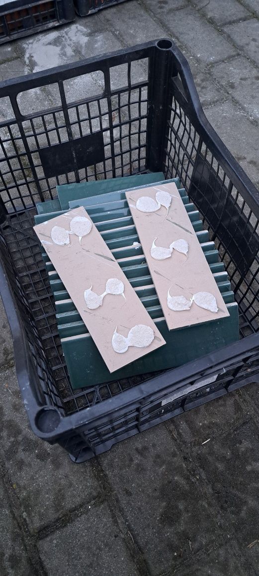 Płytki ceramiczne zielone