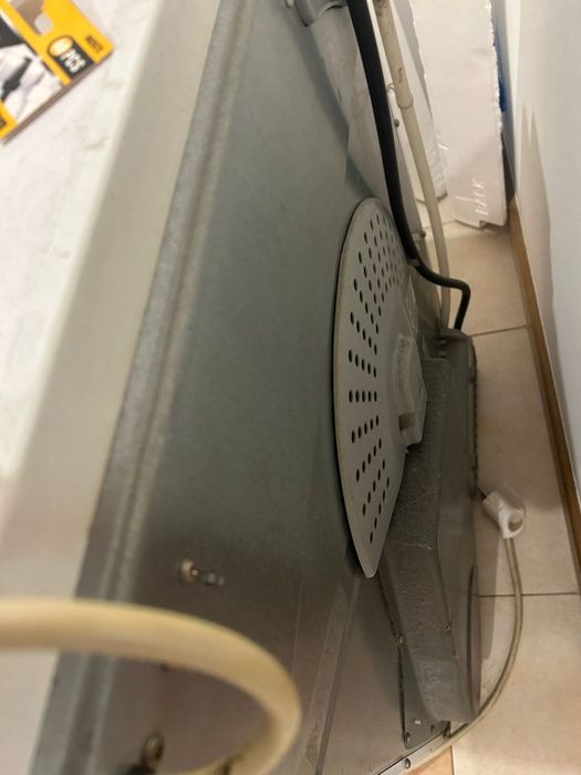 Máquina de secar roupa indesit
