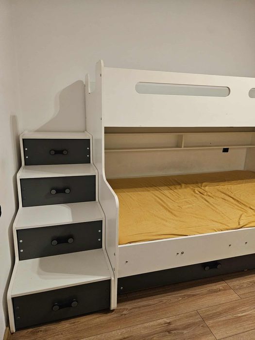 Łóżko piętrowe 3-osobowe