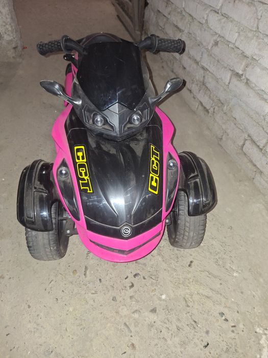 Różowy motor trójkołowy na akumulator dla dzieci XL.