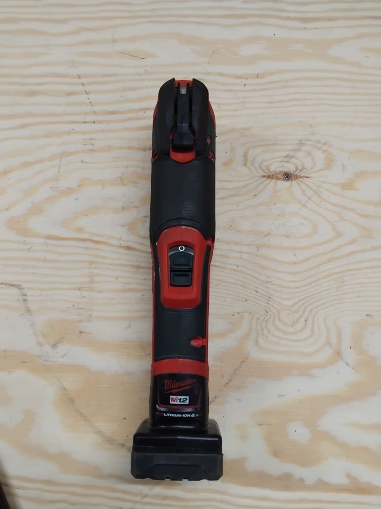 Milwaukee M12 FMT urządzenie wielofunkcyjne z akumulatorem  2Ah