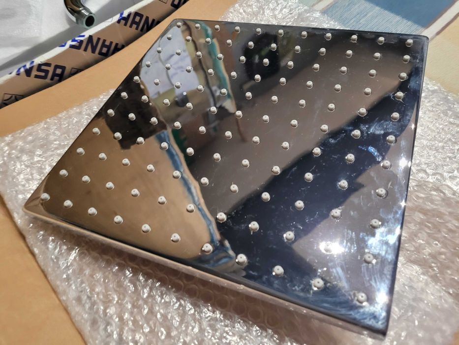 Deszczownica z ramieniem 357 mm Hansa Viva kwadratowa 250x250 chrom