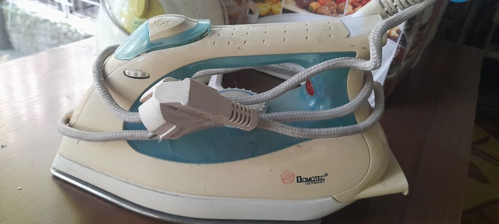 Утюг рабочий. 100 грн