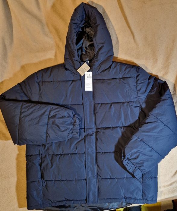 Puffer casaco novo a estrear xxl n 52-58
Mas serve para quem usa 3xl e