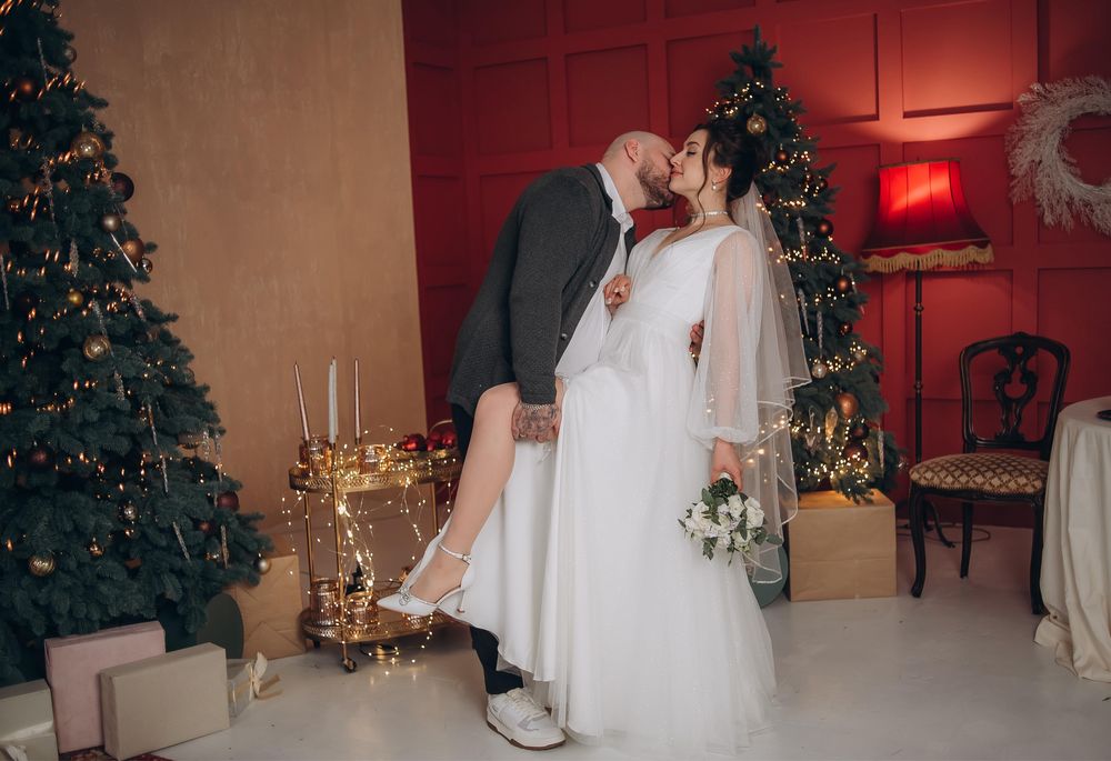 Весільна сукня 4900 грн ТОРГ, одягалась один раз. Купляла за 15000