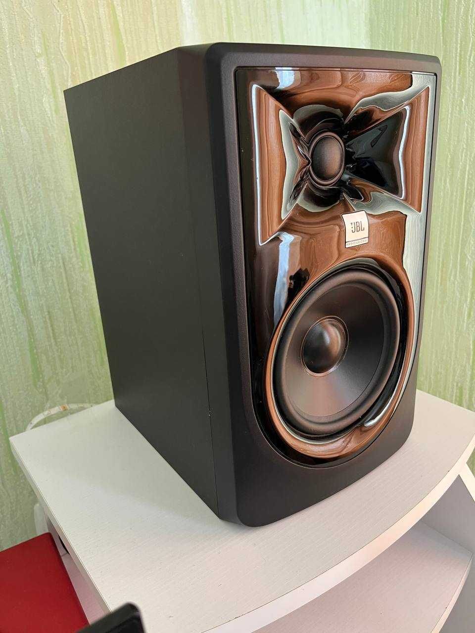 Студійні монітори JBL MKII 3 Series + якісн LXR дроти