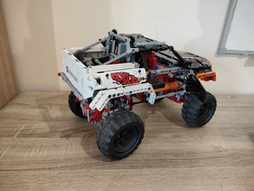 Lego auto z napędem 4x4 9398